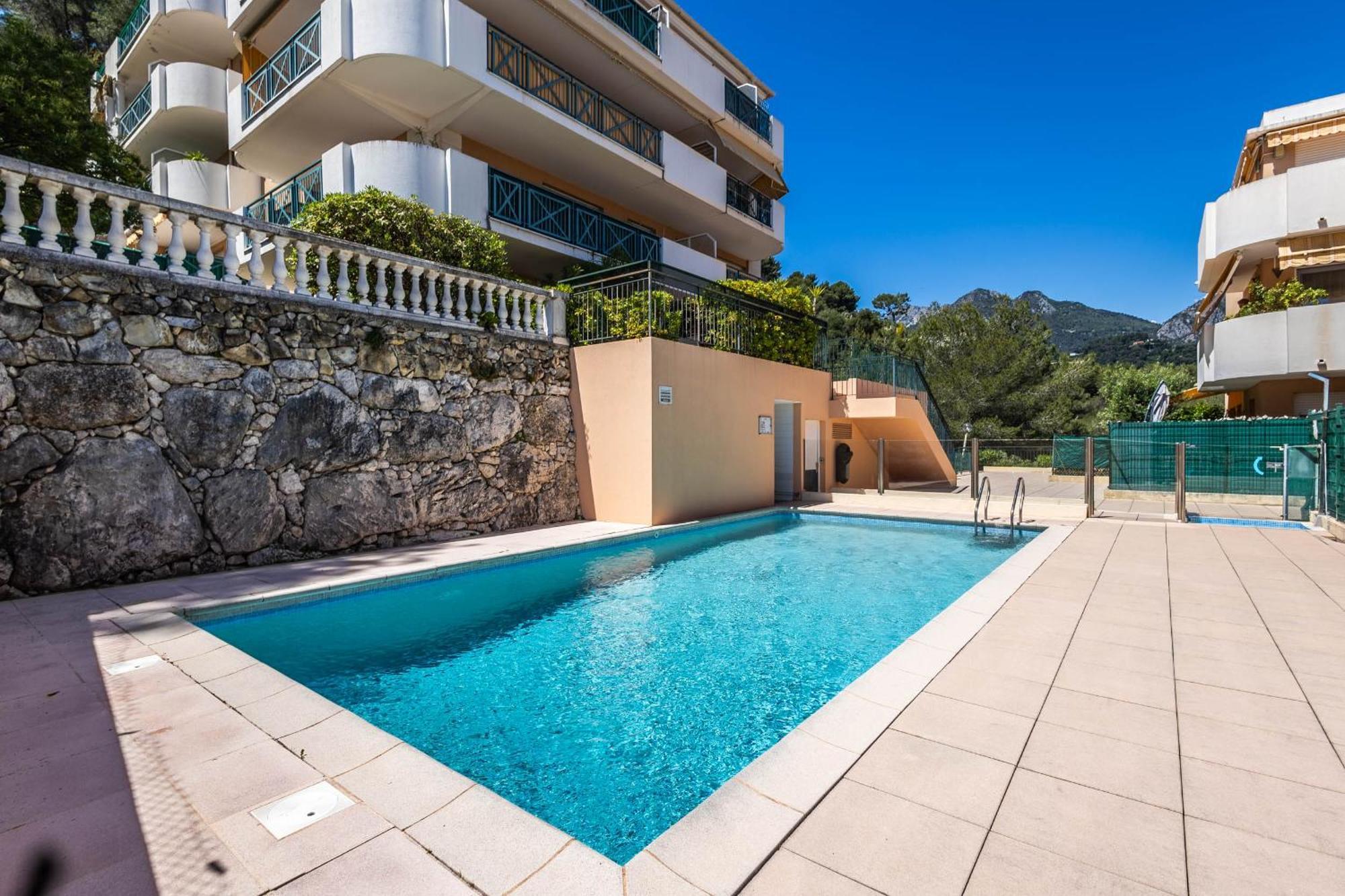 Mon Appart avec Terrasse et Piscine Roquebrune-Cap-Martin Extérieur photo